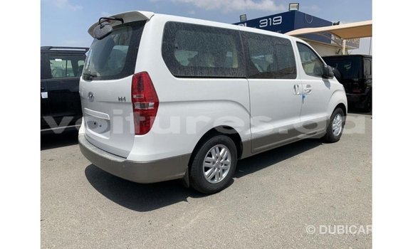 Acheter Import Utilitaire Hyundai Chorus Blanc à Import - Dubai, Estuaire Acheter Import Utilitaire Hyundai Chorus Blanc à Import - Dubai, Estuaire