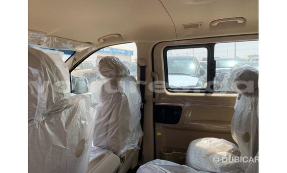 Acheter Import Utilitaire Hyundai Chorus Blanc à Import - Dubai, Estuaire Acheter Import Utilitaire Hyundai Chorus Blanc à Import - Dubai, Estuaire