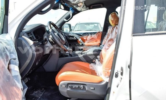 Acheter Import Voiture Lexus LX Blanc à Import - Dubai, Estuaire Acheter Import Voiture Lexus LX Blanc à Import - Dubai, Estuaire