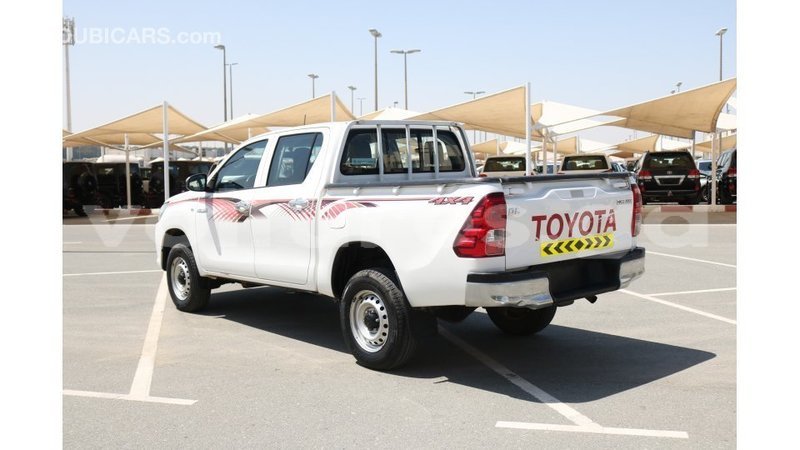 Big with watermark toyota hilux estuary import dubai 6392