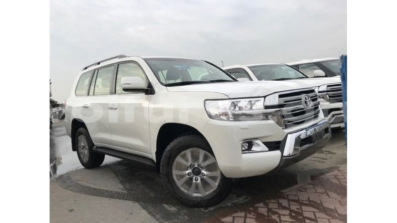 Big with watermark toyota land cruiser estuary import dubai 6393