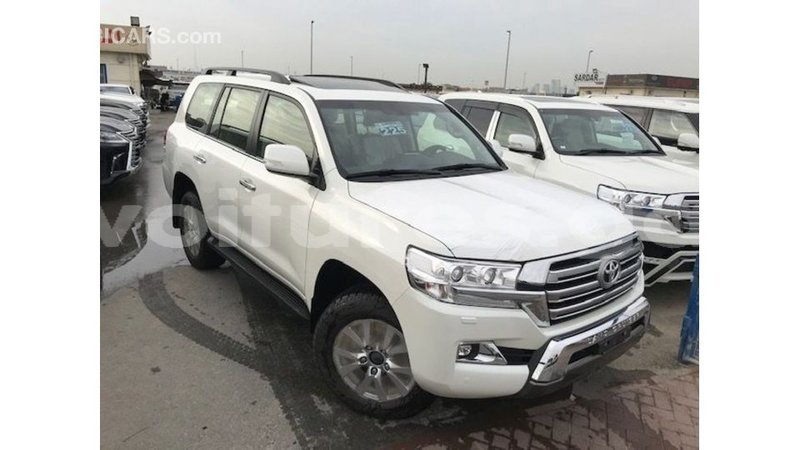 Big with watermark toyota land cruiser estuary import dubai 6393