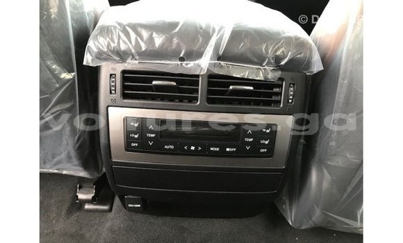 Sayi Imported Toyota Land Cruiser White Mota in Import - Dubai a estuary Sayi Imported Toyota Land Cruiser White Mota in Import - Dubai a estuary