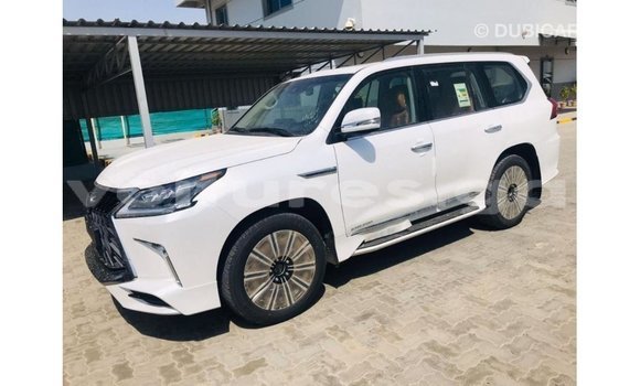 Acheter Import Voiture Lexus LX Blanc à Import - Dubai, Estuaire Acheter Import Voiture Lexus LX Blanc à Import - Dubai, Estuaire