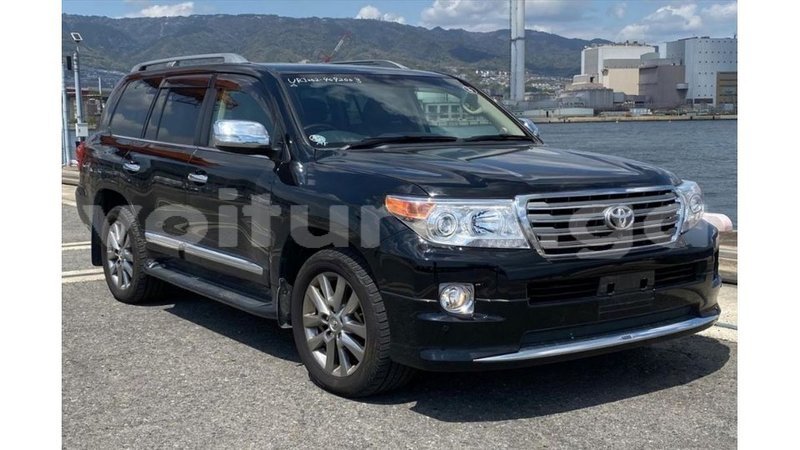 Big with watermark toyota land cruiser estuary import dubai 6396