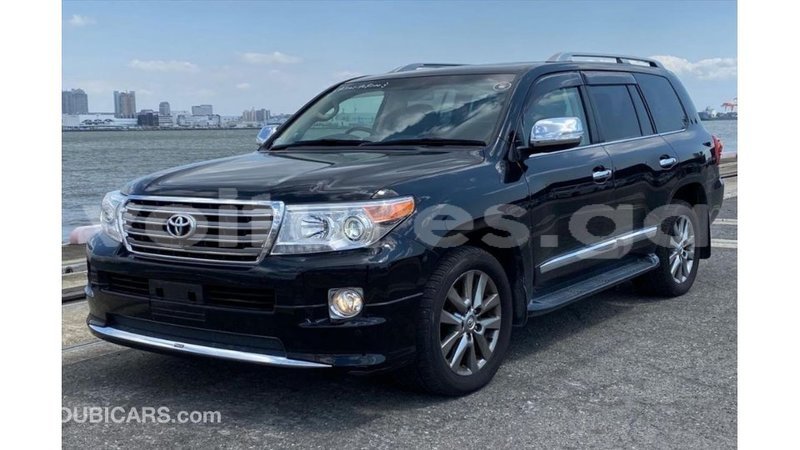 Big with watermark toyota land cruiser estuary import dubai 6396