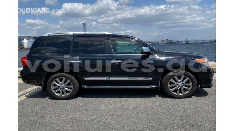 Big with watermark toyota land cruiser estuary import dubai 6396