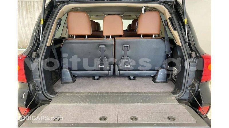 Big with watermark toyota land cruiser estuary import dubai 6396