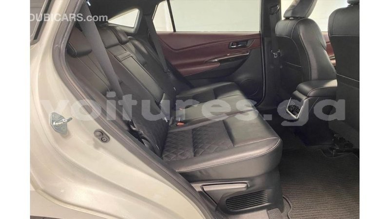 Big with watermark toyota harrier estuary import dubai 6398