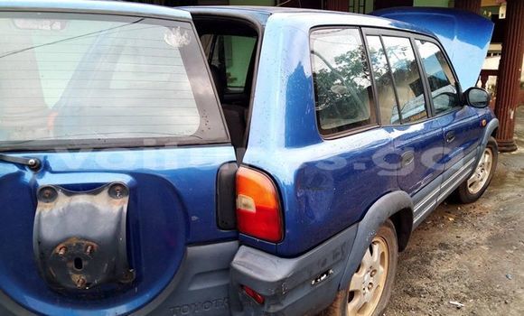 Acheter Import Voiture Toyota RAV4 Bleu à Libreville, Estuaire Acheter Import Voiture Toyota RAV4 Bleu à Libreville, Estuaire