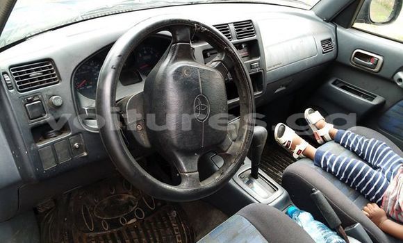 Acheter Import Voiture Toyota RAV4 Bleu à Libreville, Estuaire Acheter Import Voiture Toyota RAV4 Bleu à Libreville, Estuaire