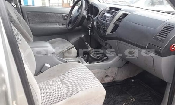 Acheter Import Voiture Toyota Hilux Gris à Port–Gentil, Ogooué-Maritime Acheter Import Voiture Toyota Hilux Gris à Port–Gentil, Ogooué-Maritime