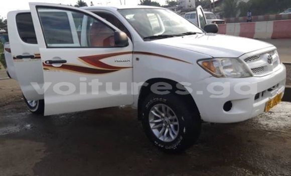 Acheter Import Voiture Toyota Hilux Blanc à Libreville, Estuaire Acheter Import Voiture Toyota Hilux Blanc à Libreville, Estuaire