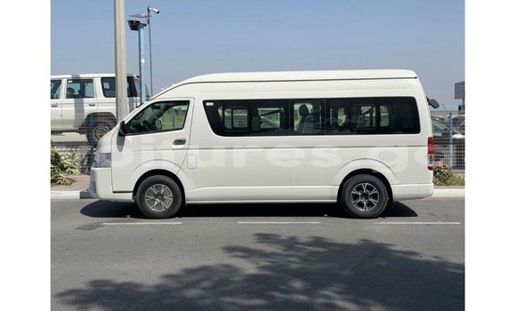 Acheter Import Voiture Toyota Hiace Blanc à Import - Dubai, Estuaire Acheter Import Voiture Toyota Hiace Blanc à Import - Dubai, Estuaire