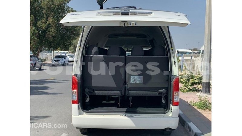 Big with watermark toyota hiace estuary import dubai 6406