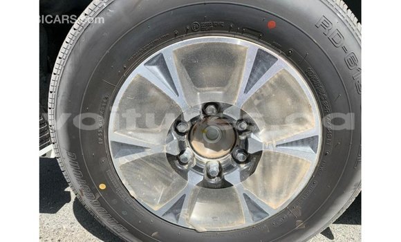 Acheter Import Voiture Toyota Hiace Blanc à Import - Dubai, Estuaire Acheter Import Voiture Toyota Hiace Blanc à Import - Dubai, Estuaire