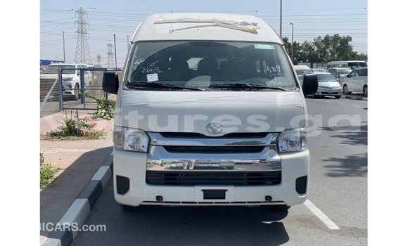 Acheter Import Voiture Toyota Hiace Blanc à Import - Dubai, Estuaire Acheter Import Voiture Toyota Hiace Blanc à Import - Dubai, Estuaire