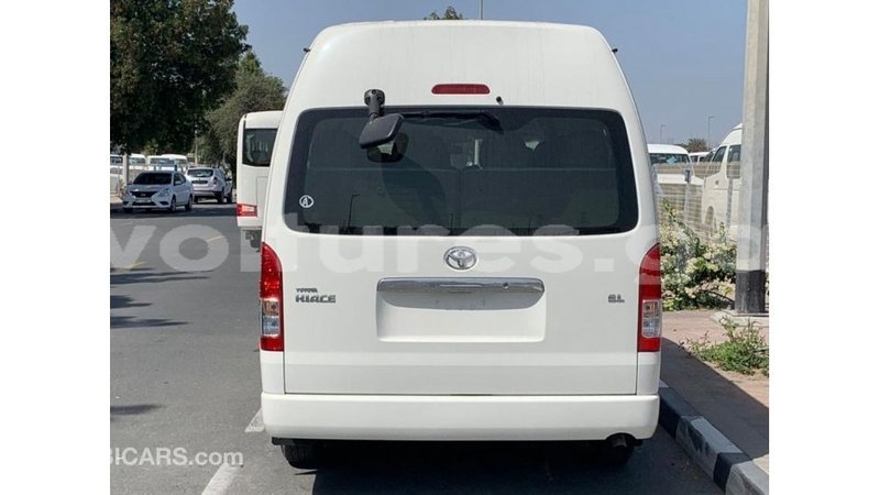 Big with watermark toyota hiace estuary import dubai 6406