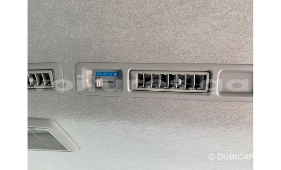Acheter Import Voiture Toyota Hiace Blanc à Import - Dubai, Estuaire Acheter Import Voiture Toyota Hiace Blanc à Import - Dubai, Estuaire