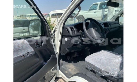 Acheter Import Voiture Toyota Hiace Blanc à Import - Dubai, Estuaire Acheter Import Voiture Toyota Hiace Blanc à Import - Dubai, Estuaire