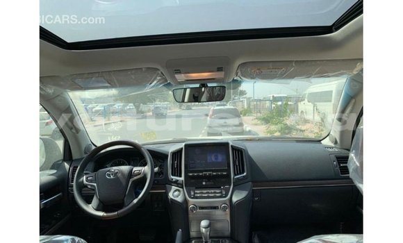 Acheter Import Voiture Toyota Land Cruiser Noir à Import - Dubai, Estuaire Acheter Import Voiture Toyota Land Cruiser Noir à Import - Dubai, Estuaire