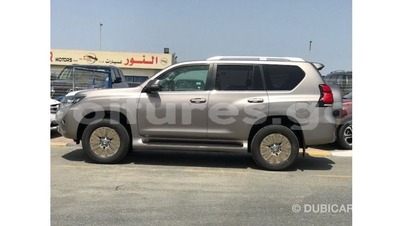 Big with watermark toyota prado estuary import dubai 6410