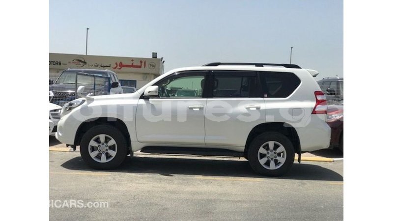 Big with watermark toyota prado estuary import dubai 6414