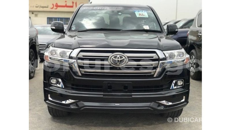 Big with watermark toyota land cruiser estuary import dubai 6417