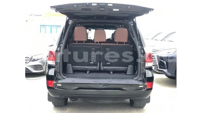 Big with watermark toyota land cruiser estuary import dubai 6417