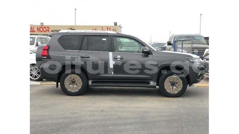 Big with watermark toyota prado estuary import dubai 6418