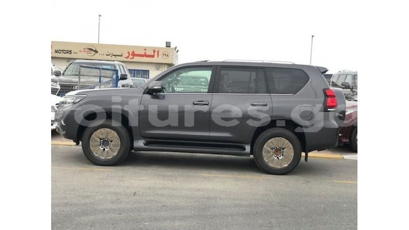 Big with watermark toyota prado estuary import dubai 6418