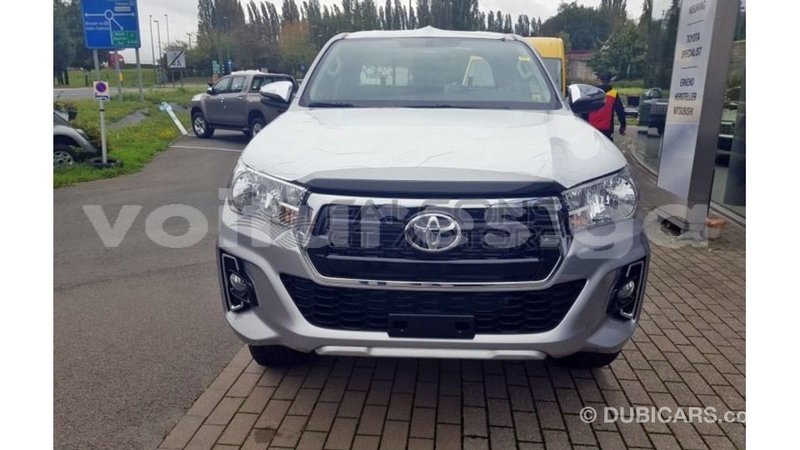 Big with watermark toyota hilux estuary import dubai 6420