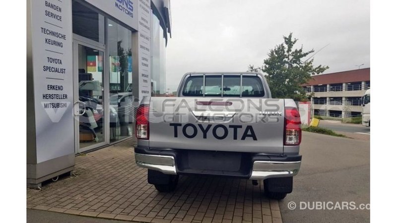 Big with watermark toyota hilux estuary import dubai 6420