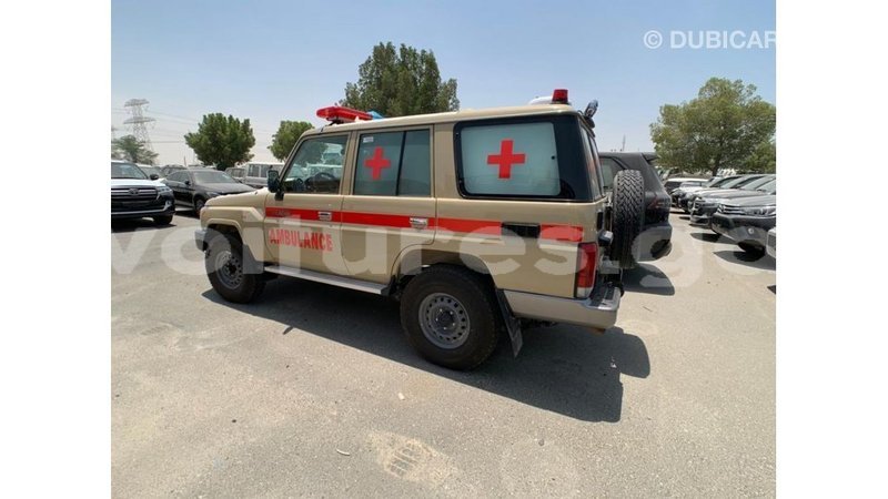 Big with watermark toyota da estuary import dubai 6424