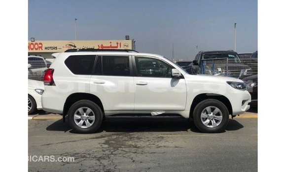 Acheter Import Voiture Toyota Prado Blanc à Import - Dubai, Estuaire Acheter Import Voiture Toyota Prado Blanc à Import - Dubai, Estuaire