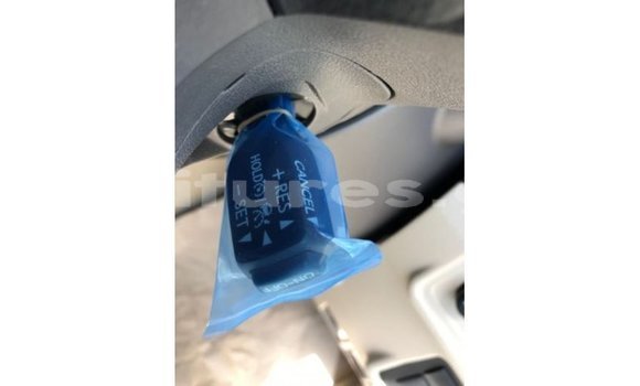 Acheter Import Voiture Toyota Prado Blanc à Import - Dubai, Estuaire Acheter Import Voiture Toyota Prado Blanc à Import - Dubai, Estuaire