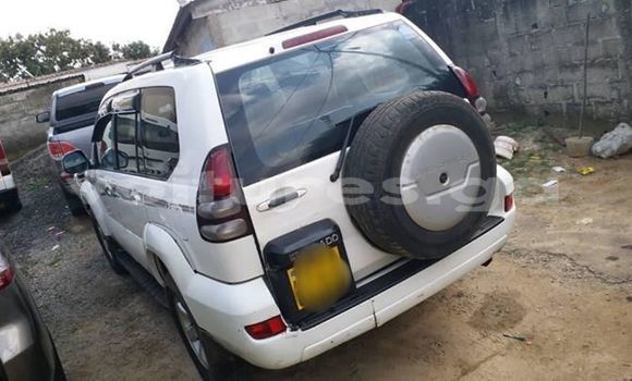 Acheter Occasion Voiture Toyota Prado Blanc à Libreville, Estuaire Acheter Occasion Voiture Toyota Prado Blanc à Libreville, Estuaire