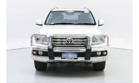 Buy Import Toyota Land Cruiser White Car in Import - Dubai in Estuary Buy Import Toyota Land Cruiser White Car in Import - Dubai in Estuary