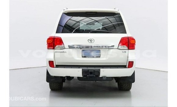 Buy Import Toyota Land Cruiser White Car in Import - Dubai in Estuary Buy Import Toyota Land Cruiser White Car in Import - Dubai in Estuary
