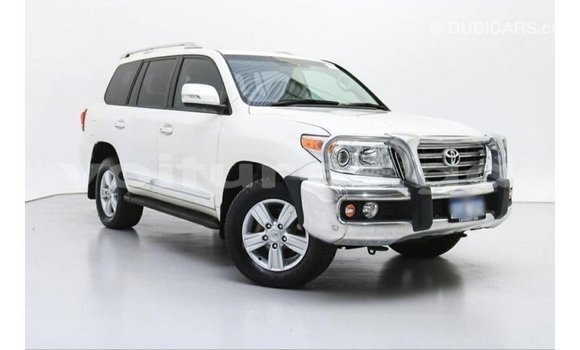Buy Import Toyota Land Cruiser White Car in Import - Dubai in Estuary Buy Import Toyota Land Cruiser White Car in Import - Dubai in Estuary