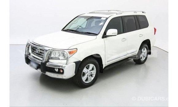 Buy Import Toyota Land Cruiser White Car in Import - Dubai in Estuary Buy Import Toyota Land Cruiser White Car in Import - Dubai in Estuary