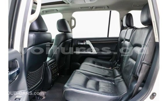Buy Import Toyota Land Cruiser White Car in Import - Dubai in Estuary Buy Import Toyota Land Cruiser White Car in Import - Dubai in Estuary