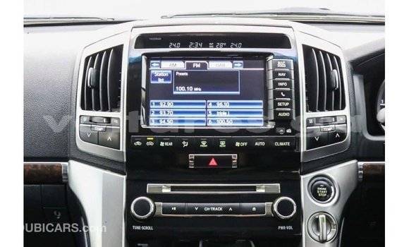 Buy Import Toyota Land Cruiser White Car in Import - Dubai in Estuary Buy Import Toyota Land Cruiser White Car in Import - Dubai in Estuary