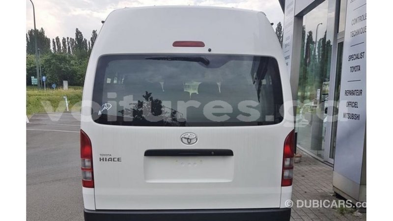 Big with watermark toyota hiace estuary import dubai 6435