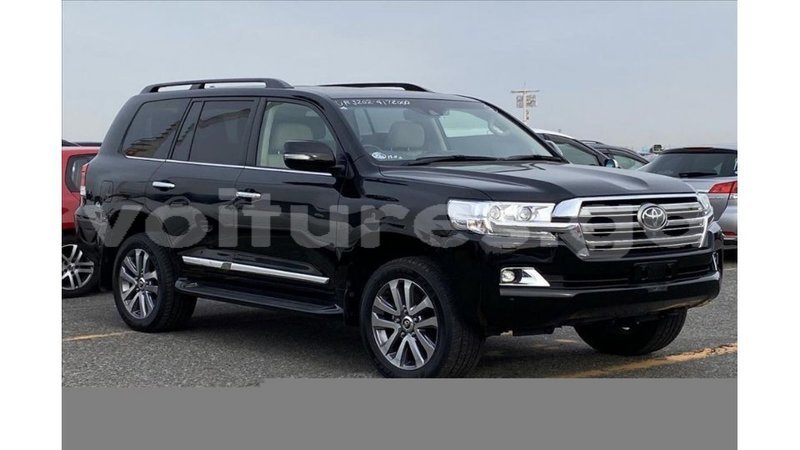 Big with watermark toyota land cruiser estuary import dubai 6437