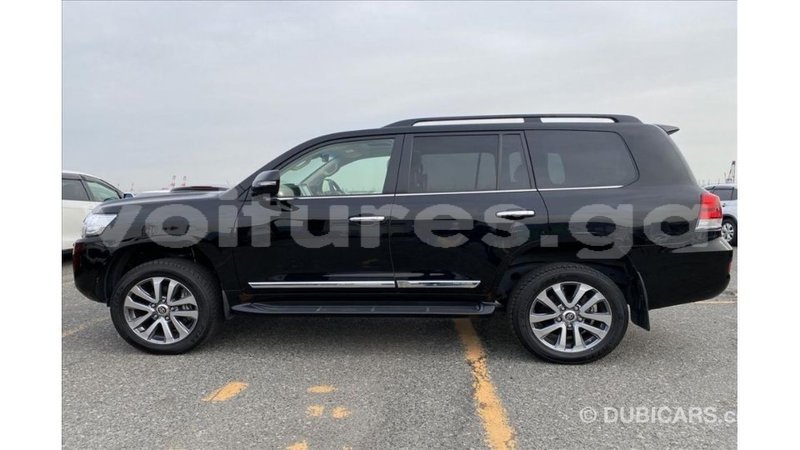 Big with watermark toyota land cruiser estuary import dubai 6437