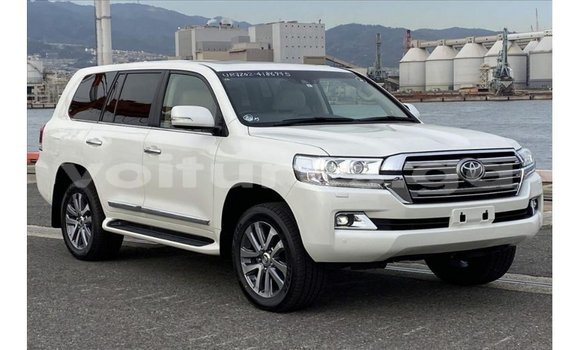 Buy Import Toyota Land Cruiser White Car in Import - Dubai in Estuary Buy Import Toyota Land Cruiser White Car in Import - Dubai in Estuary