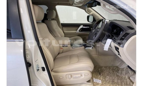 Buy Import Toyota Land Cruiser White Car in Import - Dubai in Estuary Buy Import Toyota Land Cruiser White Car in Import - Dubai in Estuary
