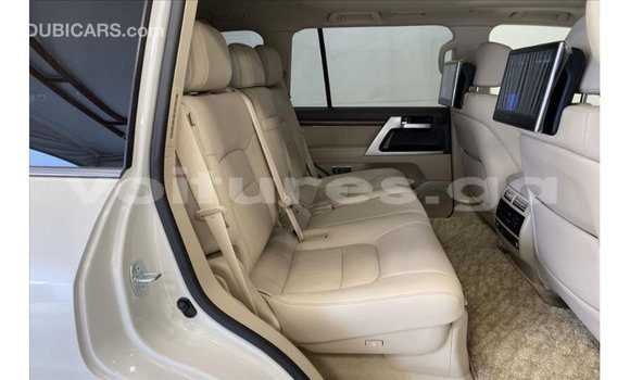 Buy Import Toyota Land Cruiser White Car in Import - Dubai in Estuary Buy Import Toyota Land Cruiser White Car in Import - Dubai in Estuary