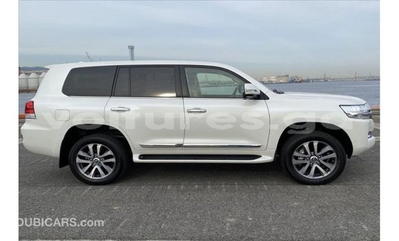 Buy Import Toyota Land Cruiser White Car in Import - Dubai in Estuary Buy Import Toyota Land Cruiser White Car in Import - Dubai in Estuary